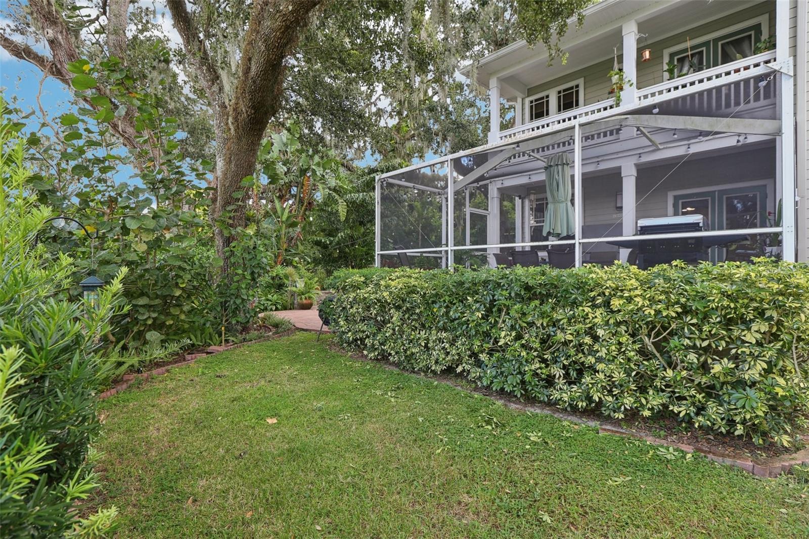 Listing photo id 52 for 210 Arbor Shade Court