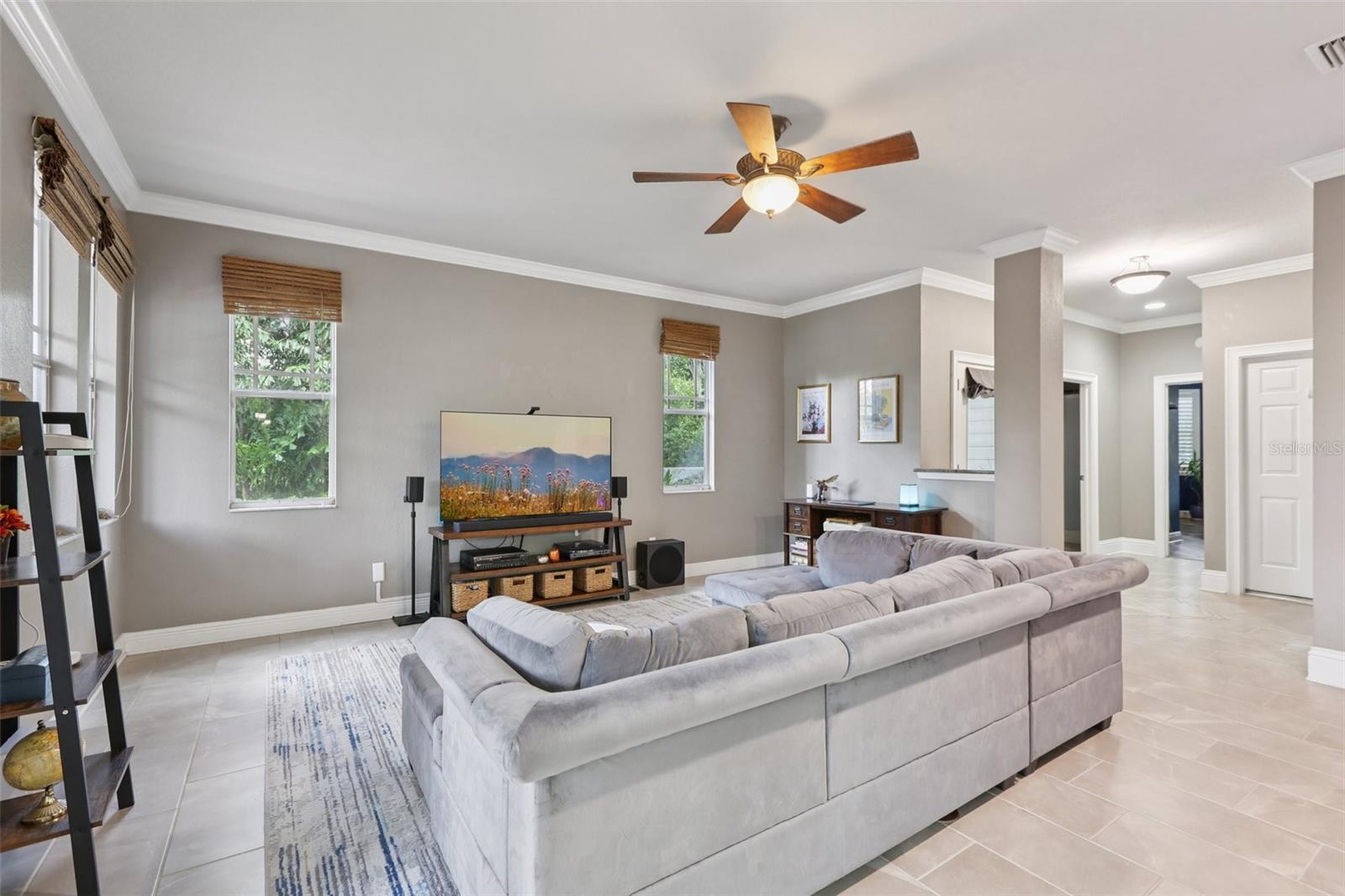 Listing photo id 4 for 210 Arbor Shade Court