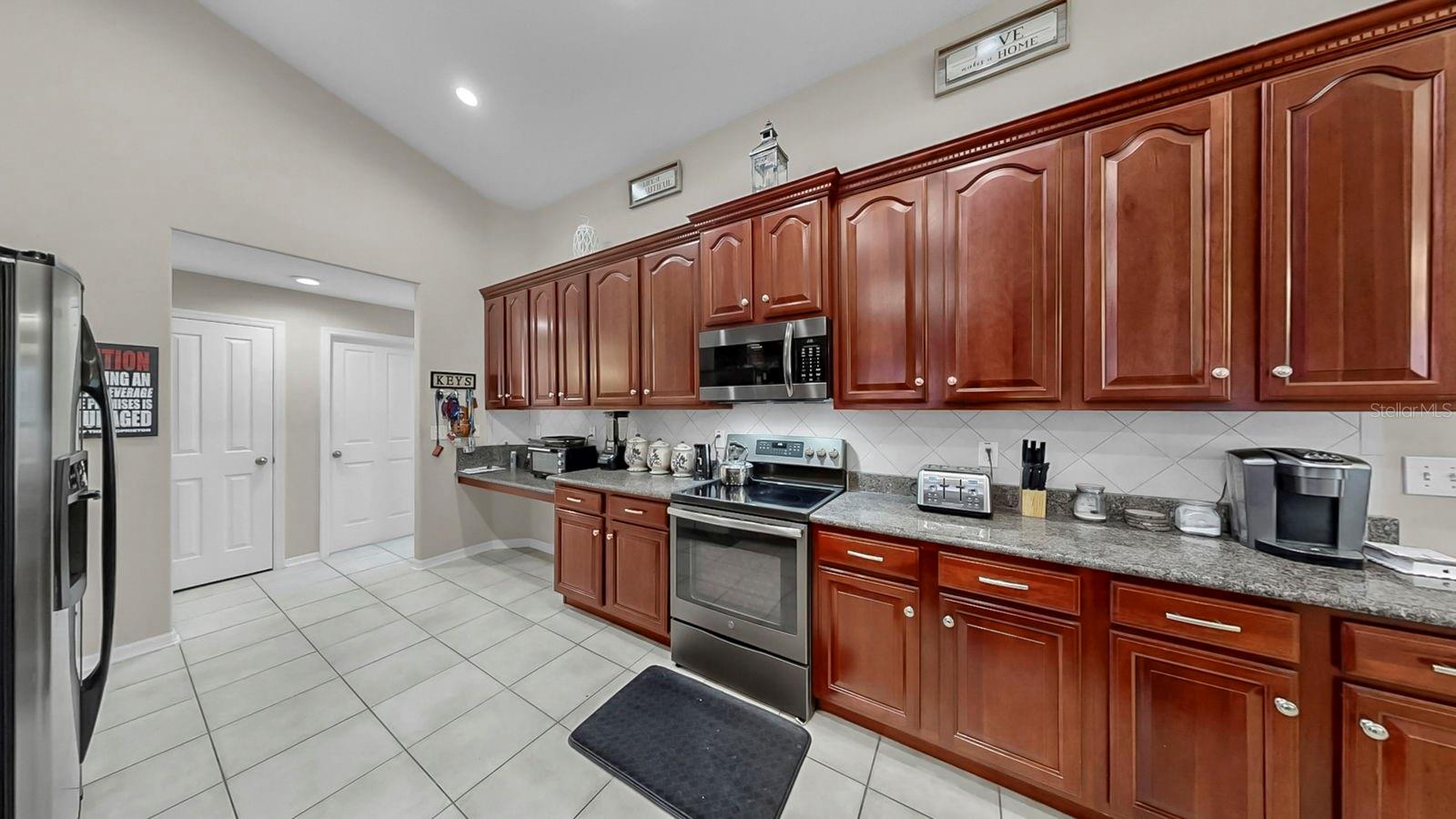 Image 20 of 58 For 6921 Runner Oak Drive
