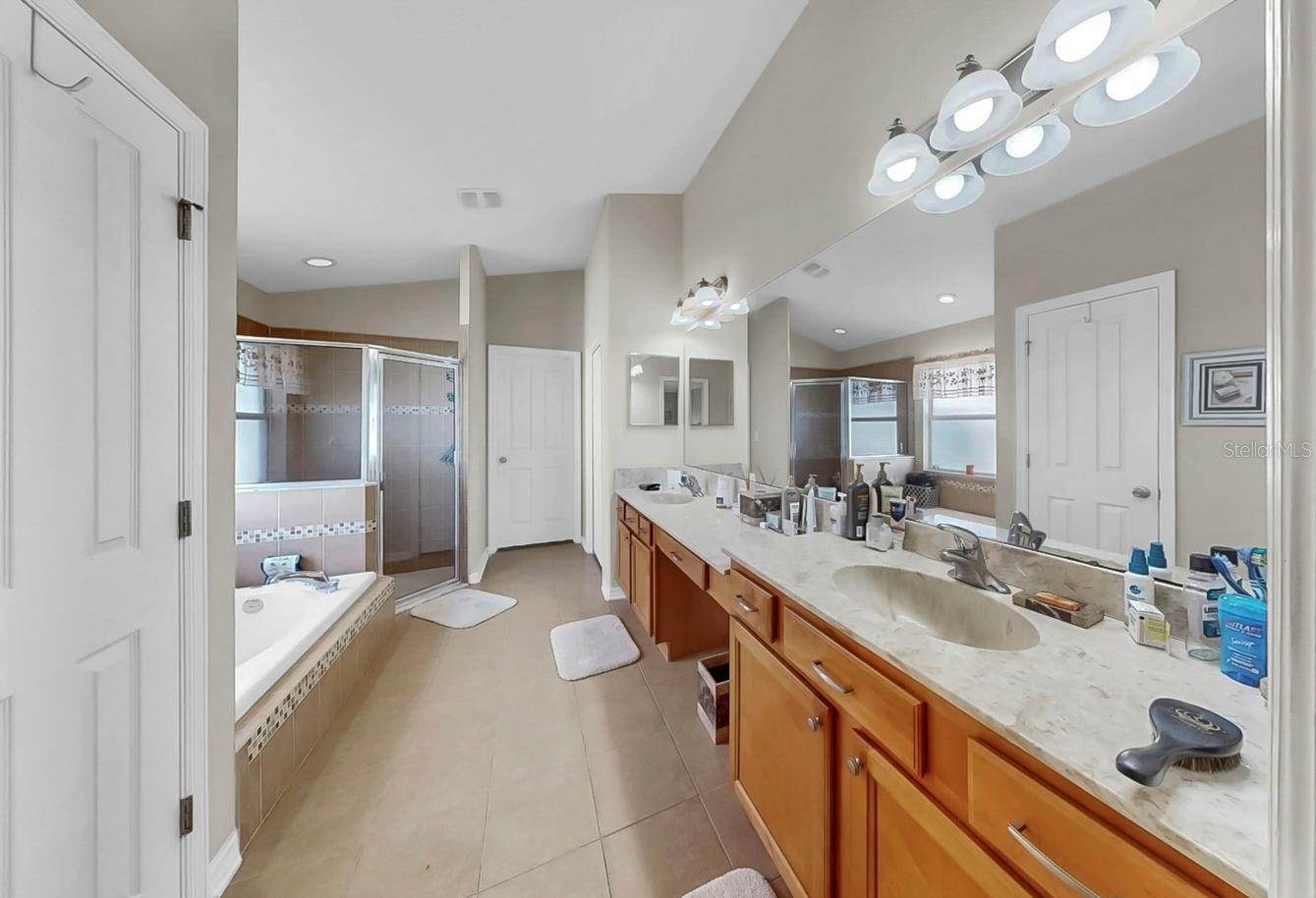 Image 24 of 58 For 6921 Runner Oak Drive