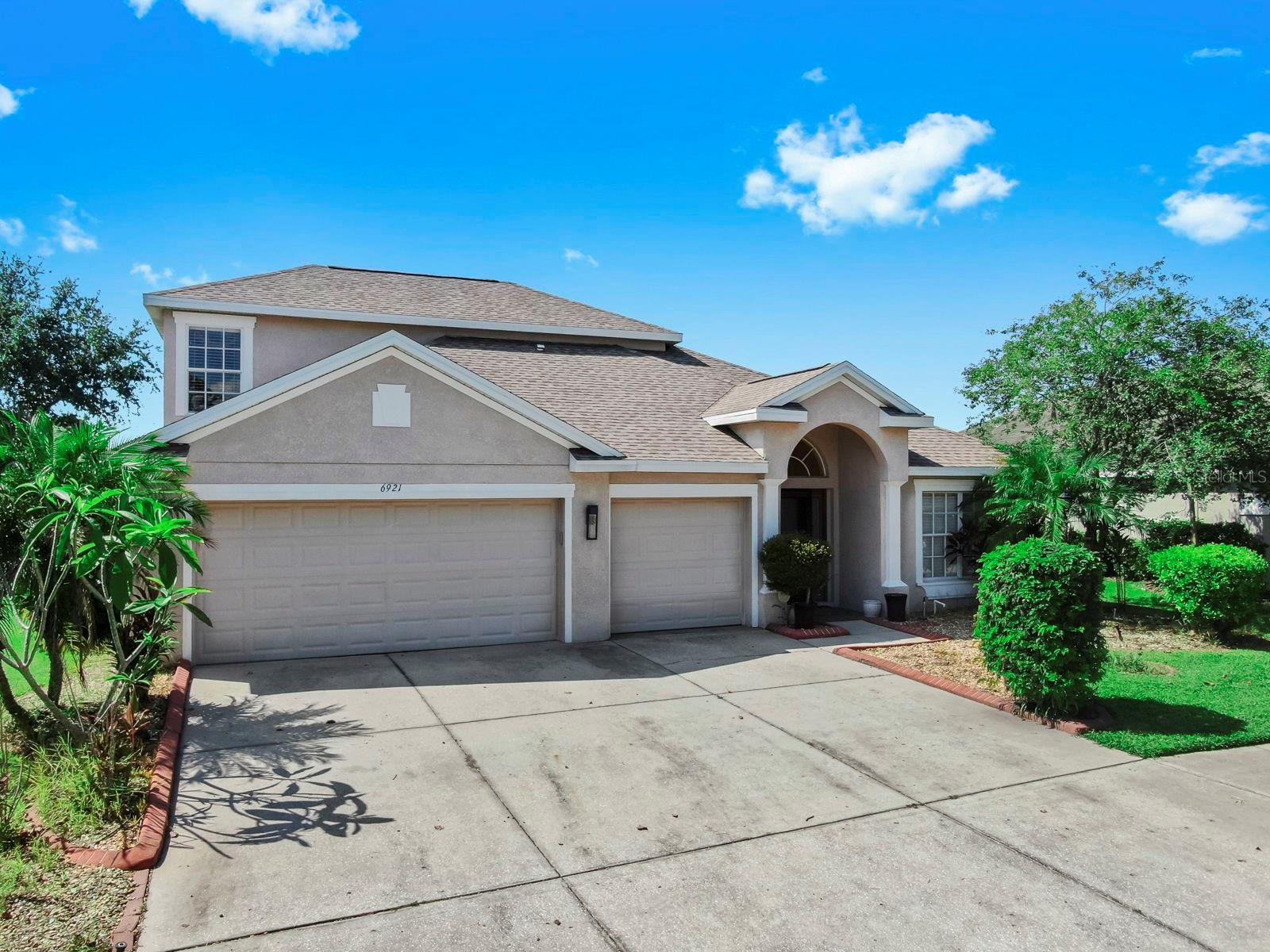 Image 4 of 58 For 6921 Runner Oak Drive