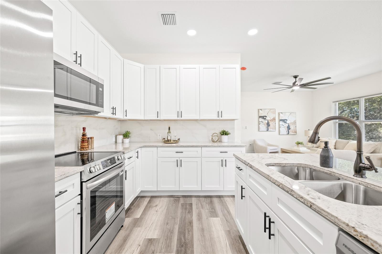 Image 11 of 49 For 1901 31st Street S