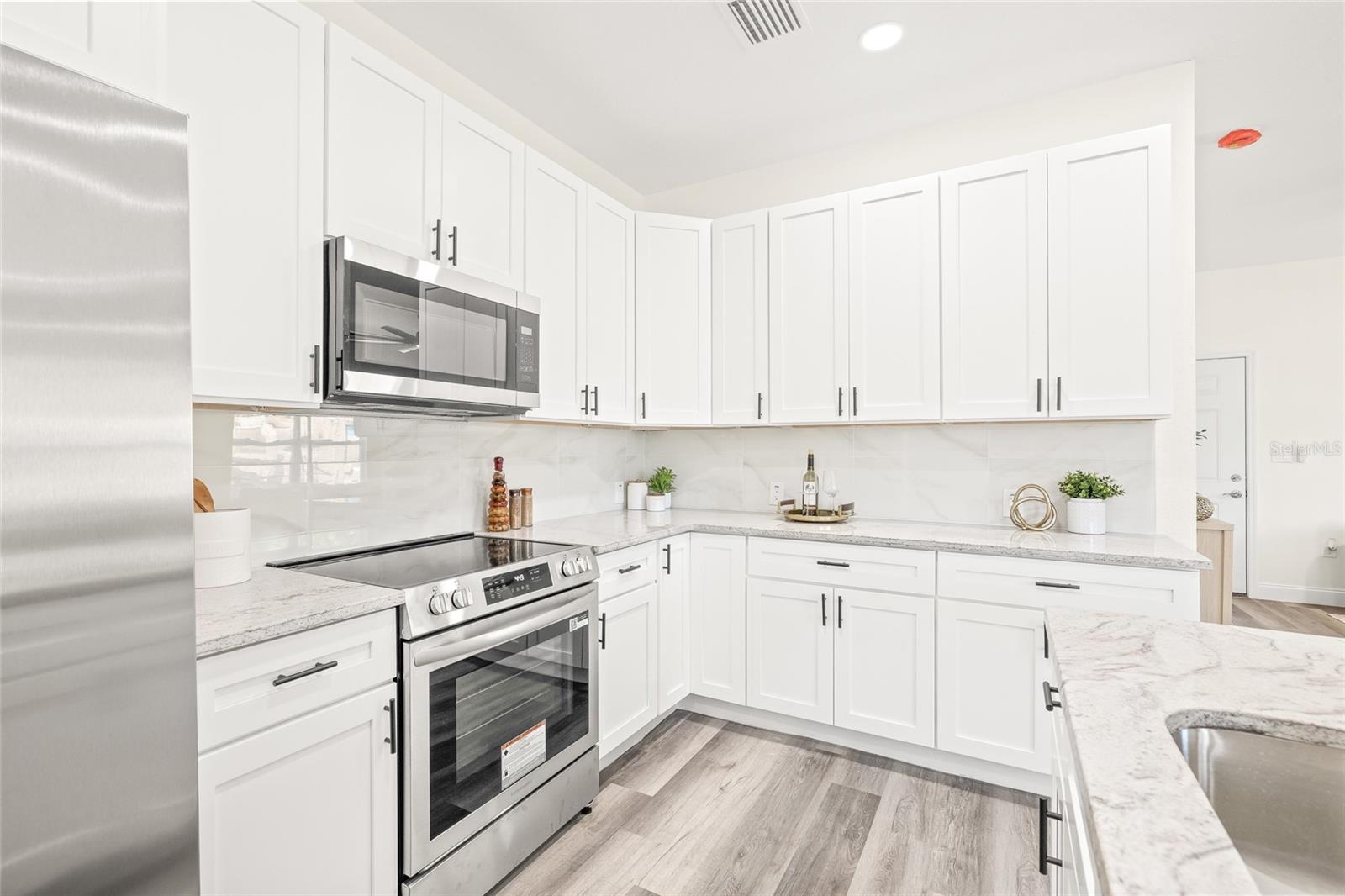 Image 12 of 49 For 1901 31st Street S