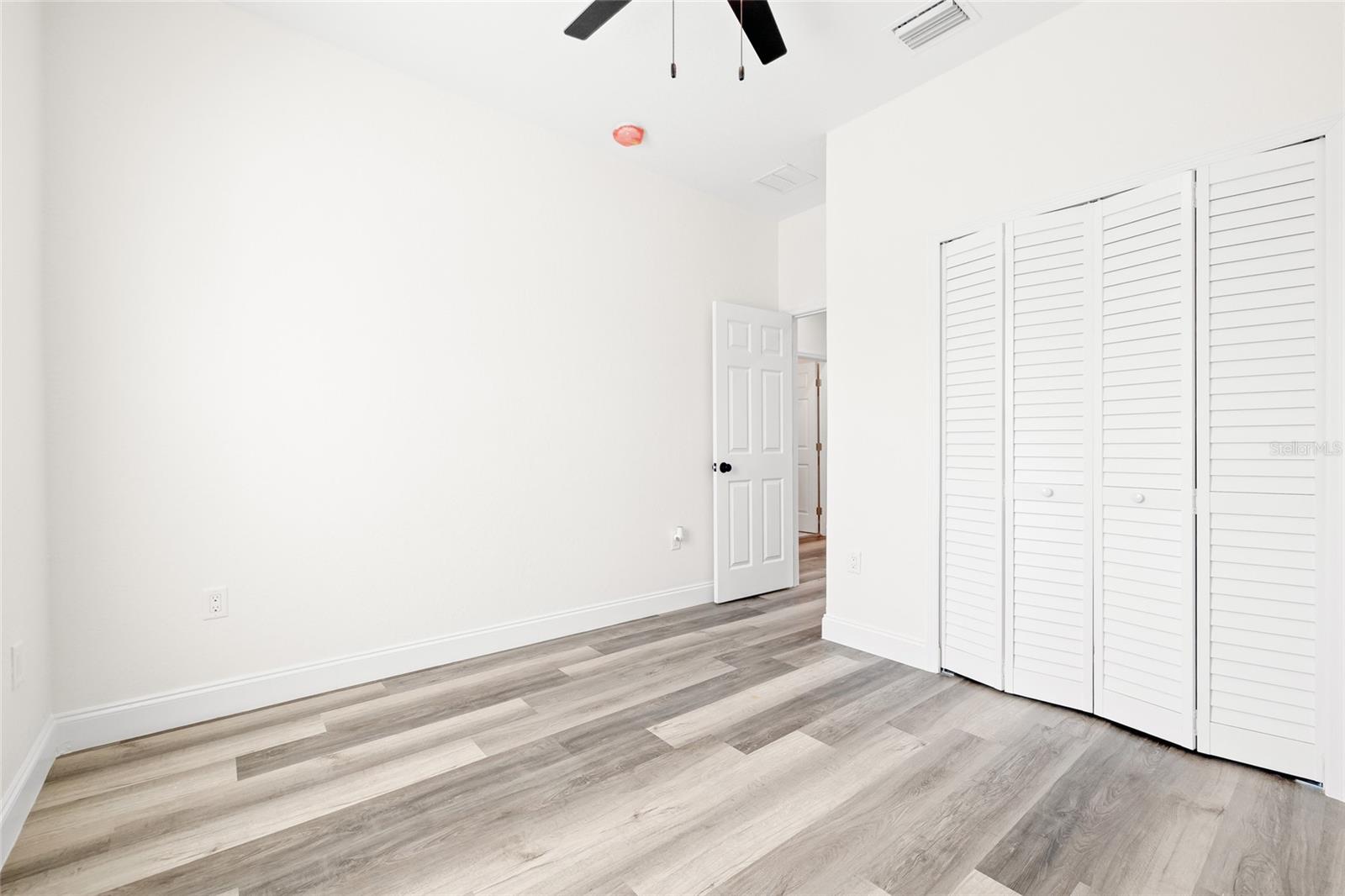 Image 22 of 49 For 1901 31st Street S
