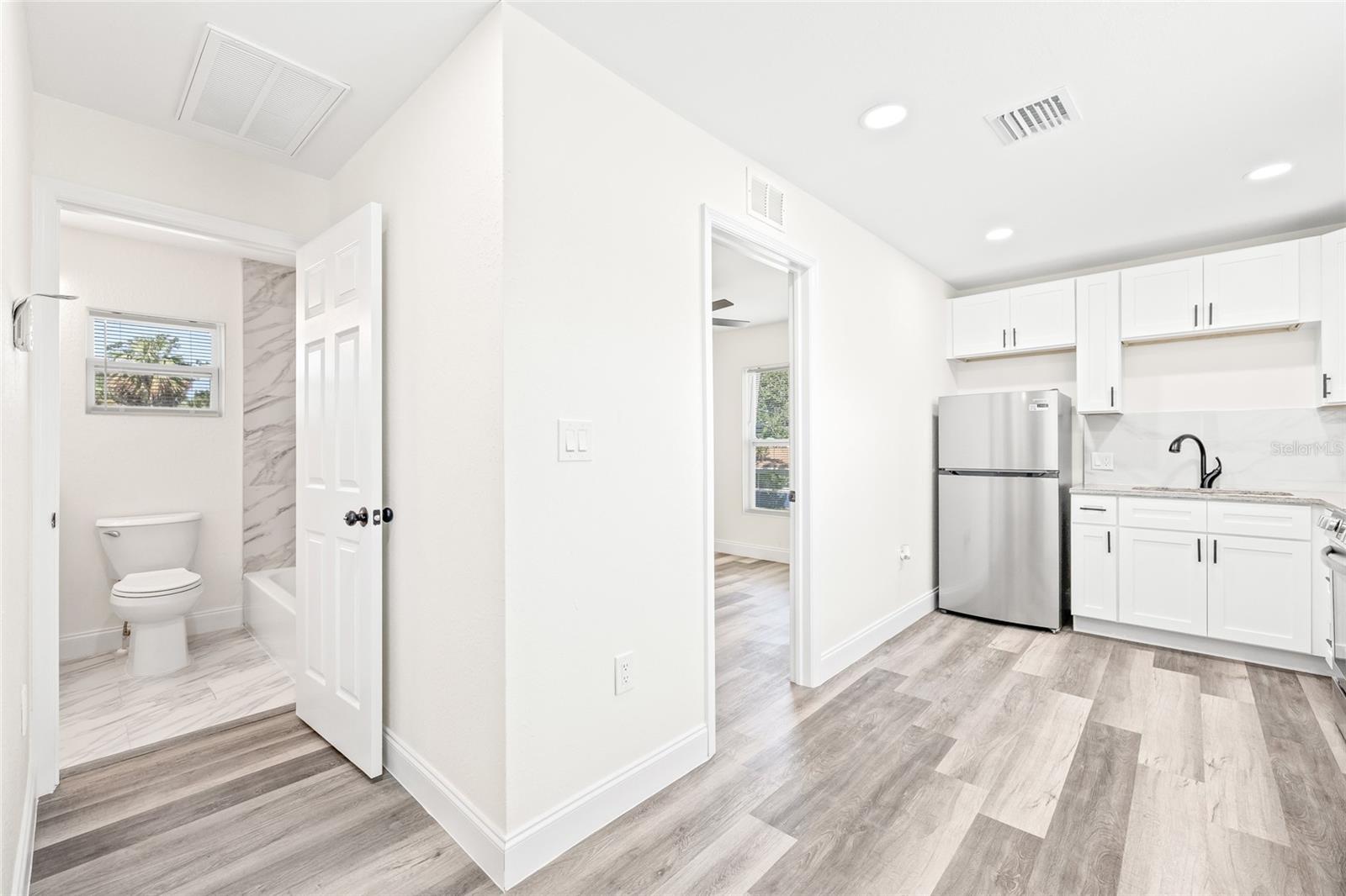 Image 37 of 49 For 1901 31st Street S