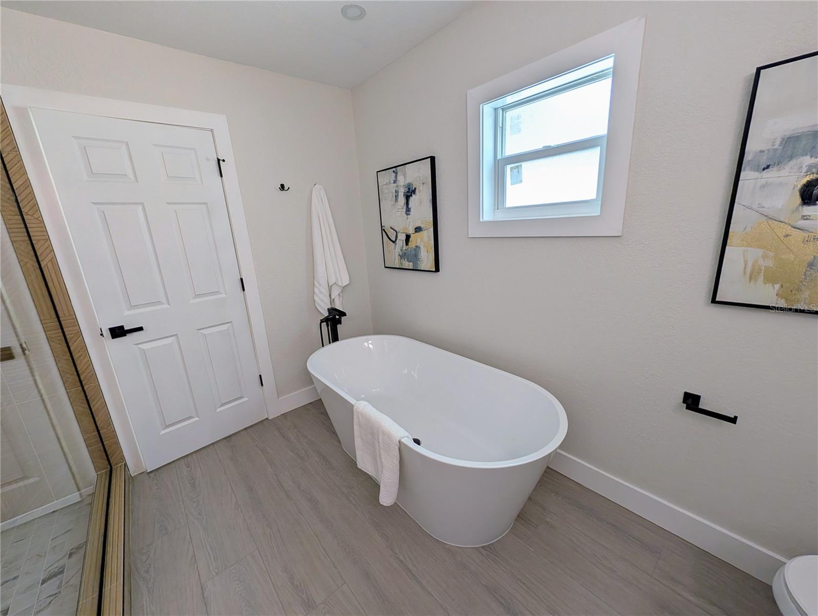 Image 19 of 38 For 12368 70th Street