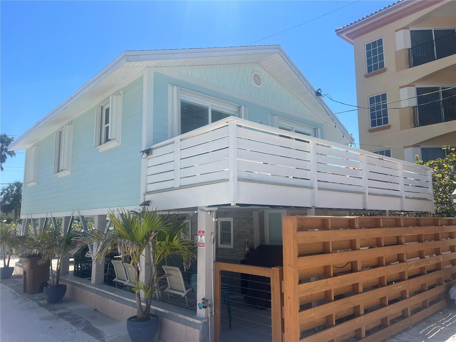 Image 4 of 15 For 960 Gulf Boulevard 1