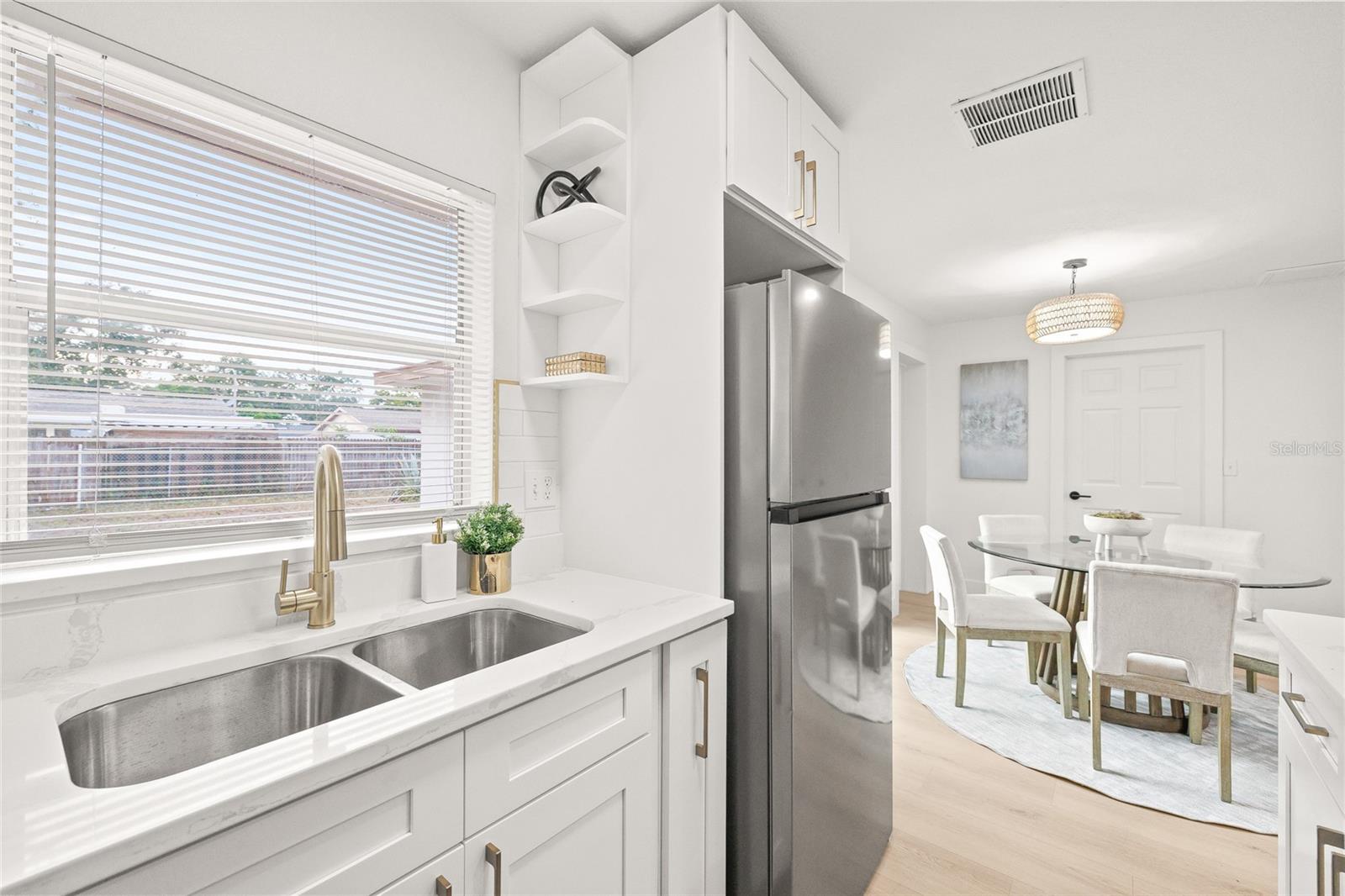 Image 11 of 34 For 10331 Basket Oak Drive