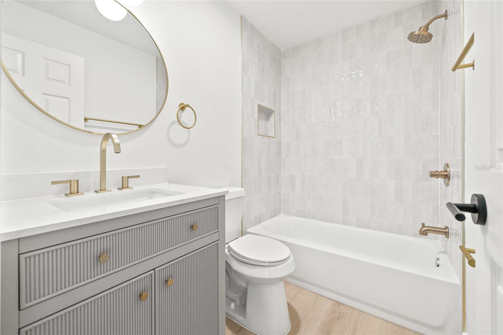 Image 22 of 34 For 10331 Basket Oak Drive
