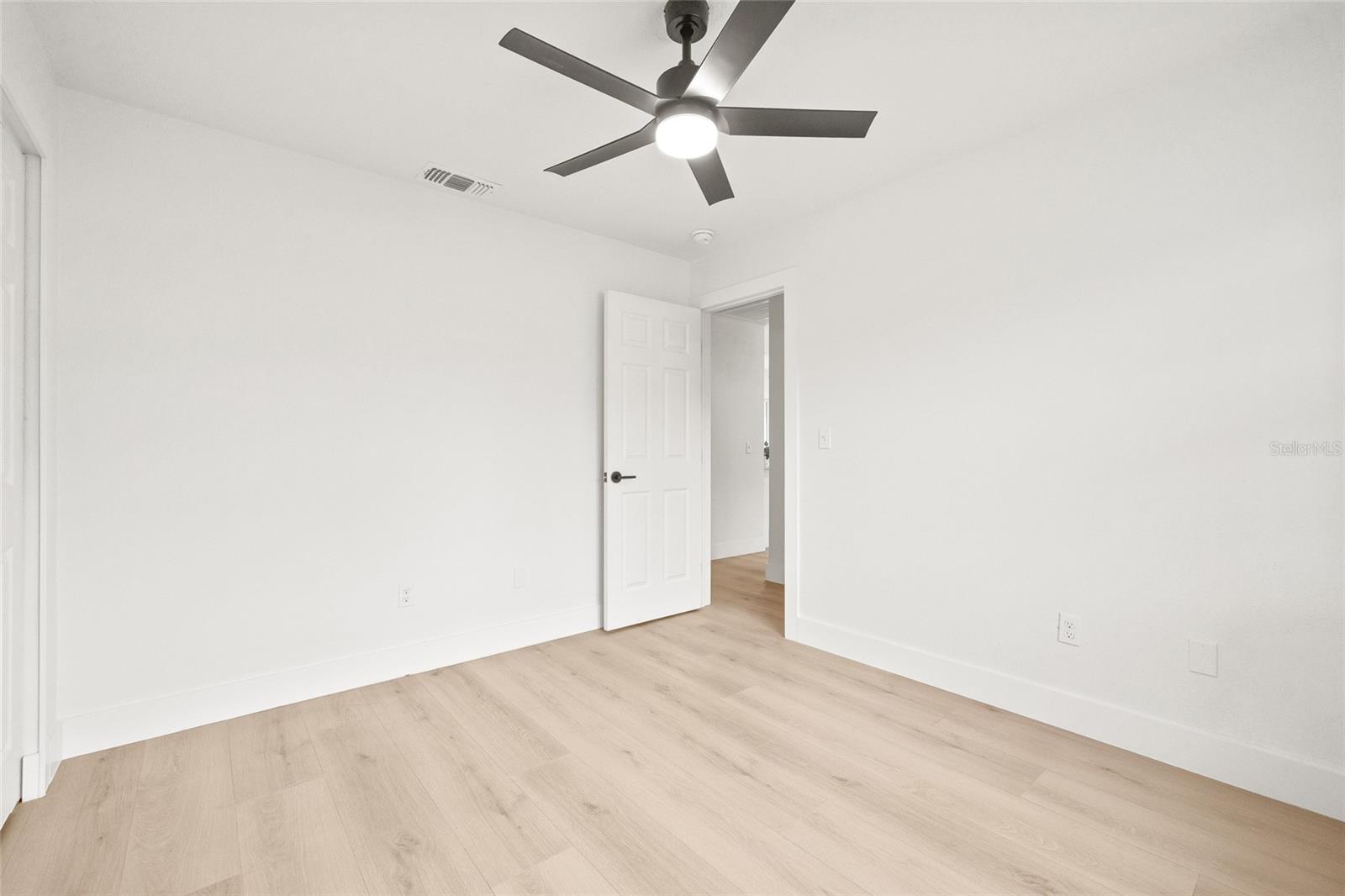 Image 24 of 34 For 10331 Basket Oak Drive