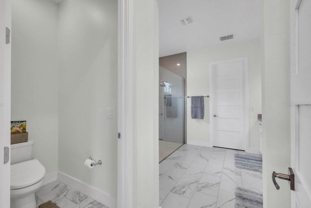 Image 23 of 84 For 710 16th Avenue E