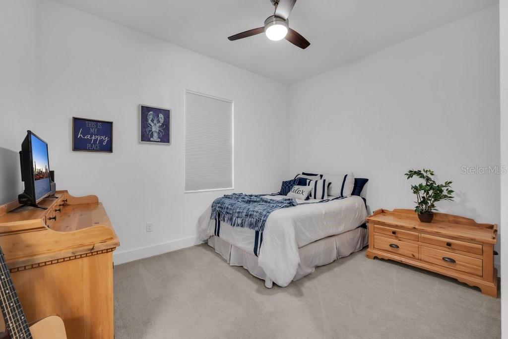 Image 27 of 84 For 710 16th Avenue E