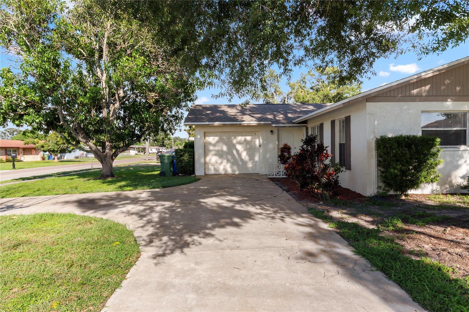 Image 3 of 36 For 2813 20th Avenue W