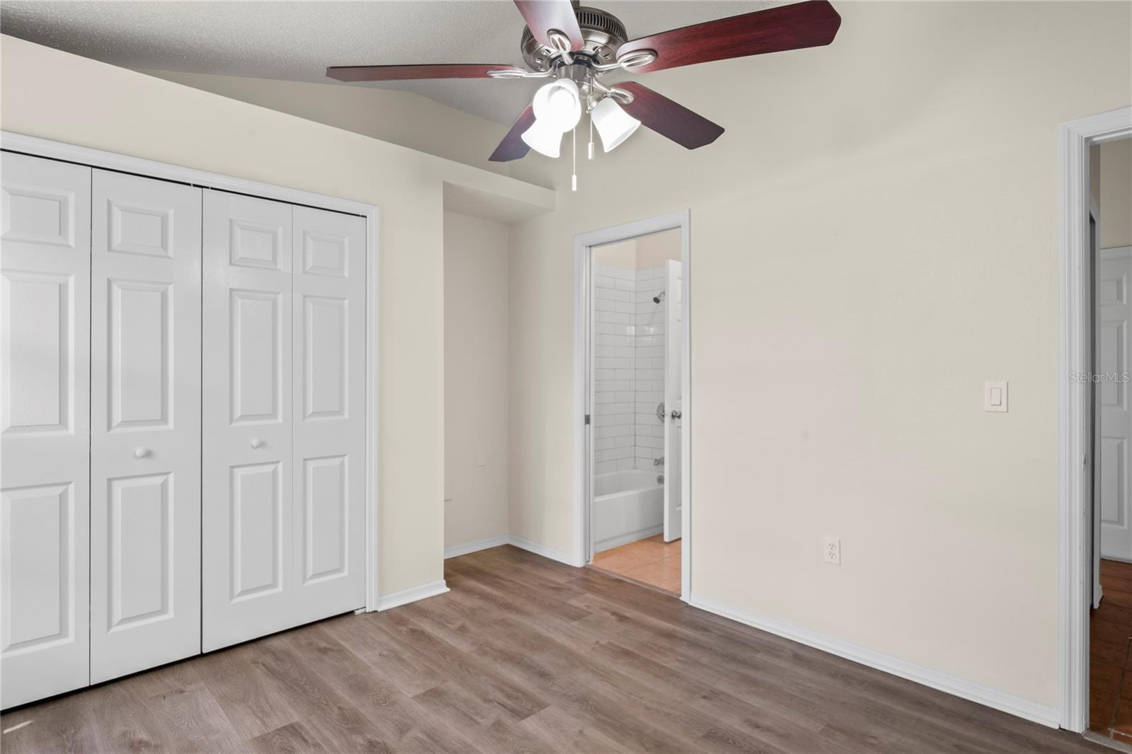 Image 19 of 26 For 11829 Kestrel Drive