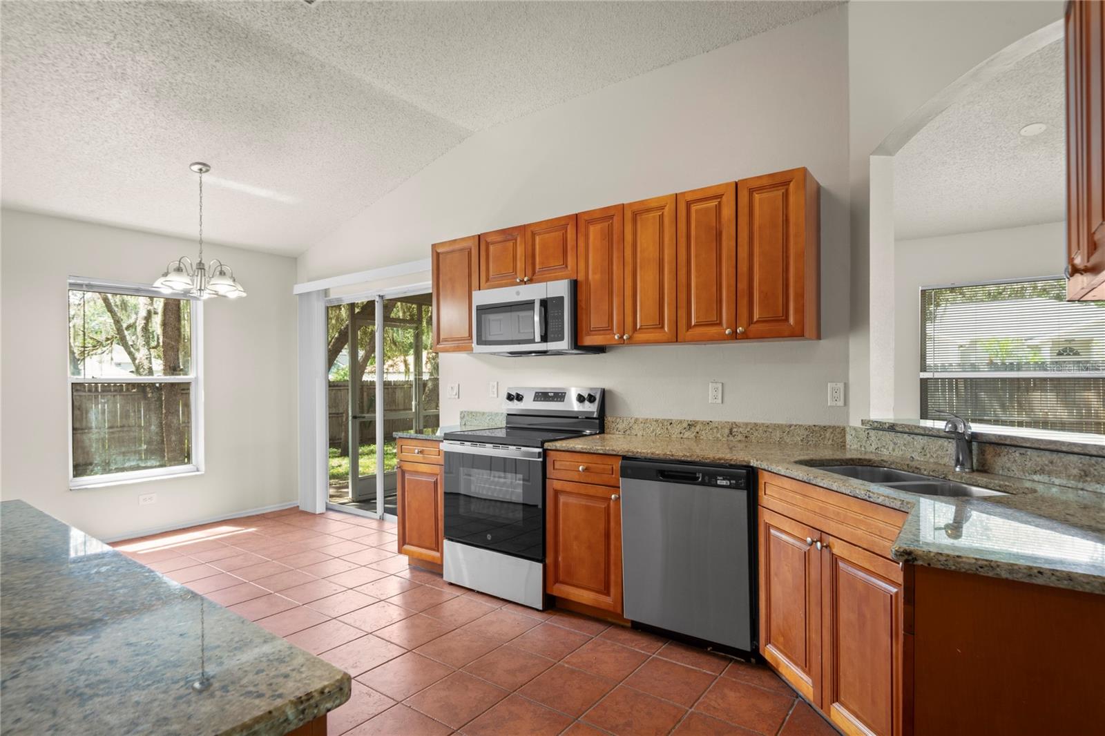 Image 5 of 26 For 11829 Kestrel Drive