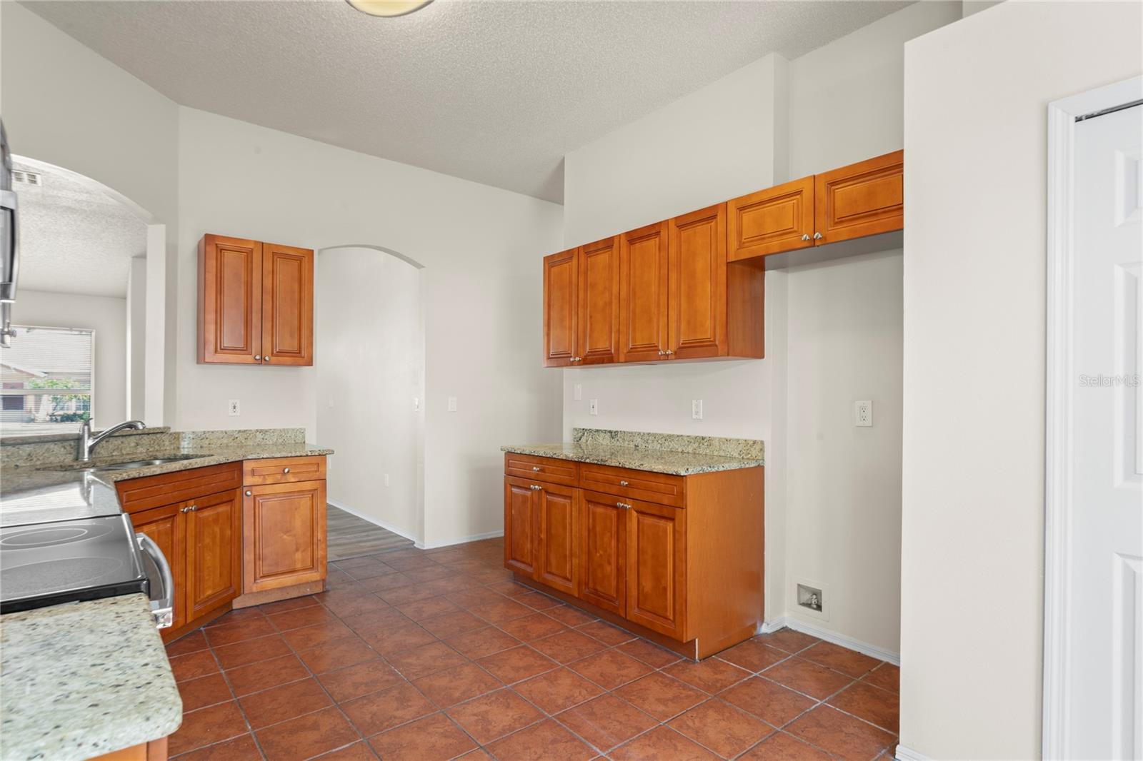 Image 6 of 26 For 11829 Kestrel Drive