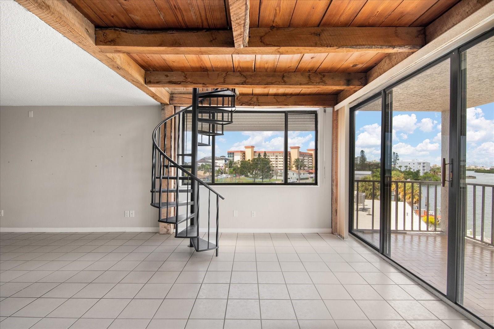 Image 15 of 42 For 18201 Gulf Boulevard 401