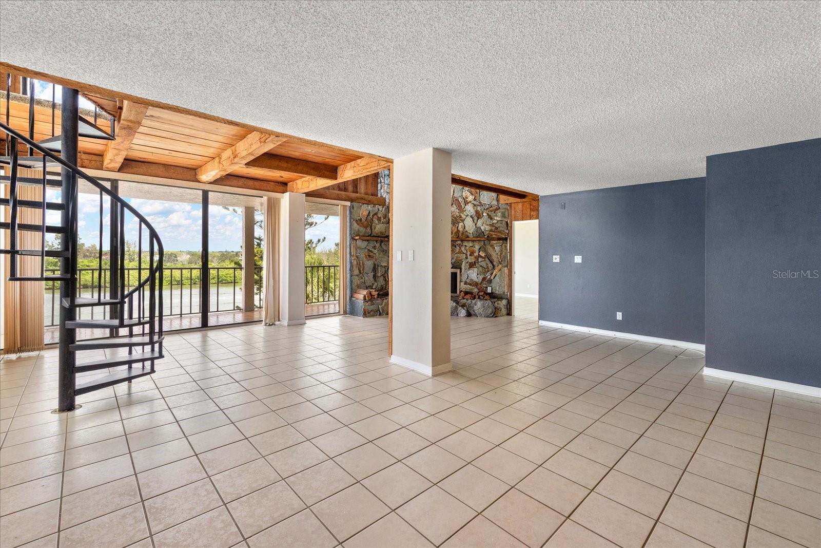 Image 5 of 42 For 18201 Gulf Boulevard 401