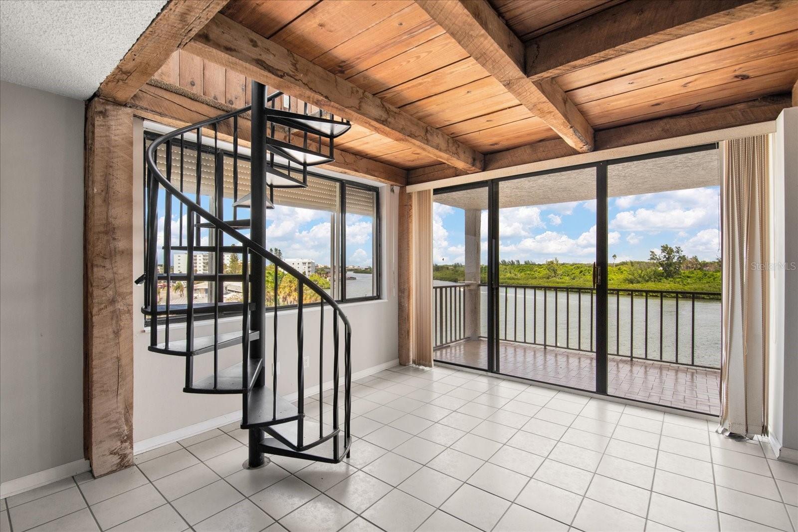 Image 6 of 42 For 18201 Gulf Boulevard 401