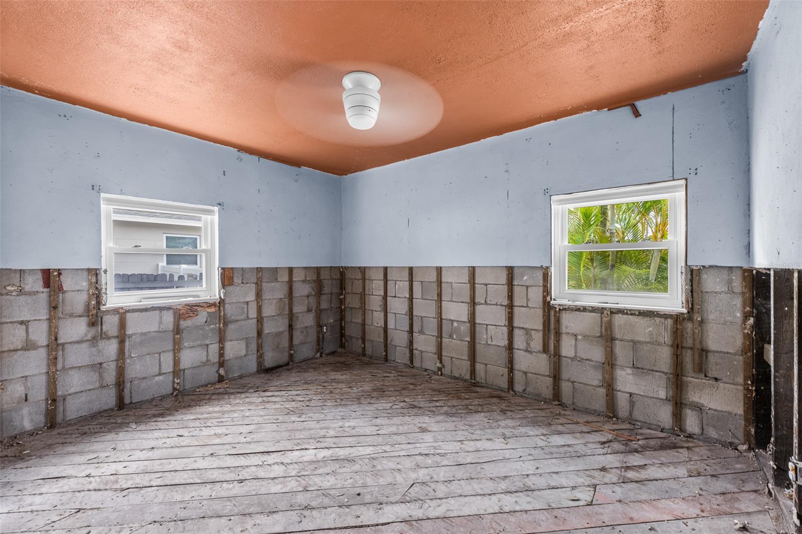 Image 11 of 18 For 302 80th Avenue Ne