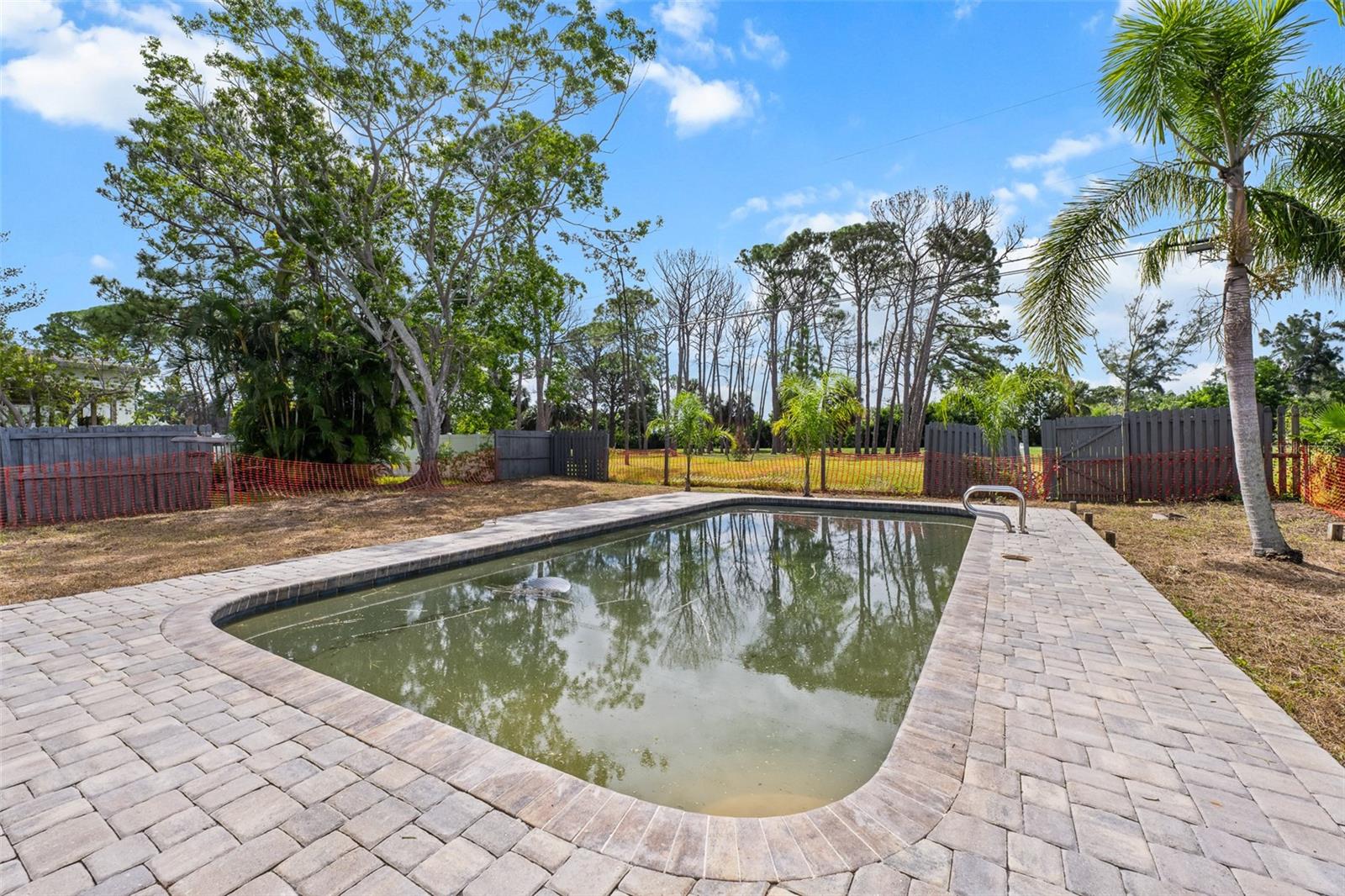 Image 5 of 18 For 302 80th Avenue Ne