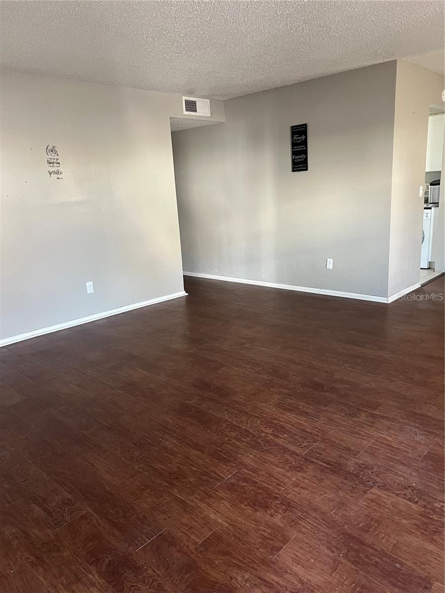 Image 5 of 8 For 9138 Tudor Drive M110