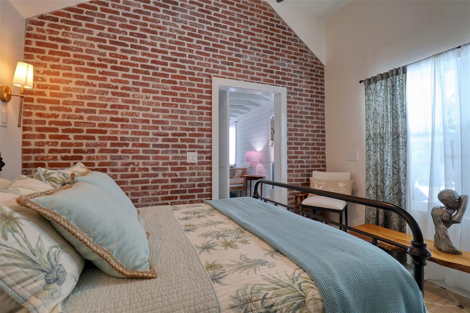 Image 64 of 94 For 225 President Street