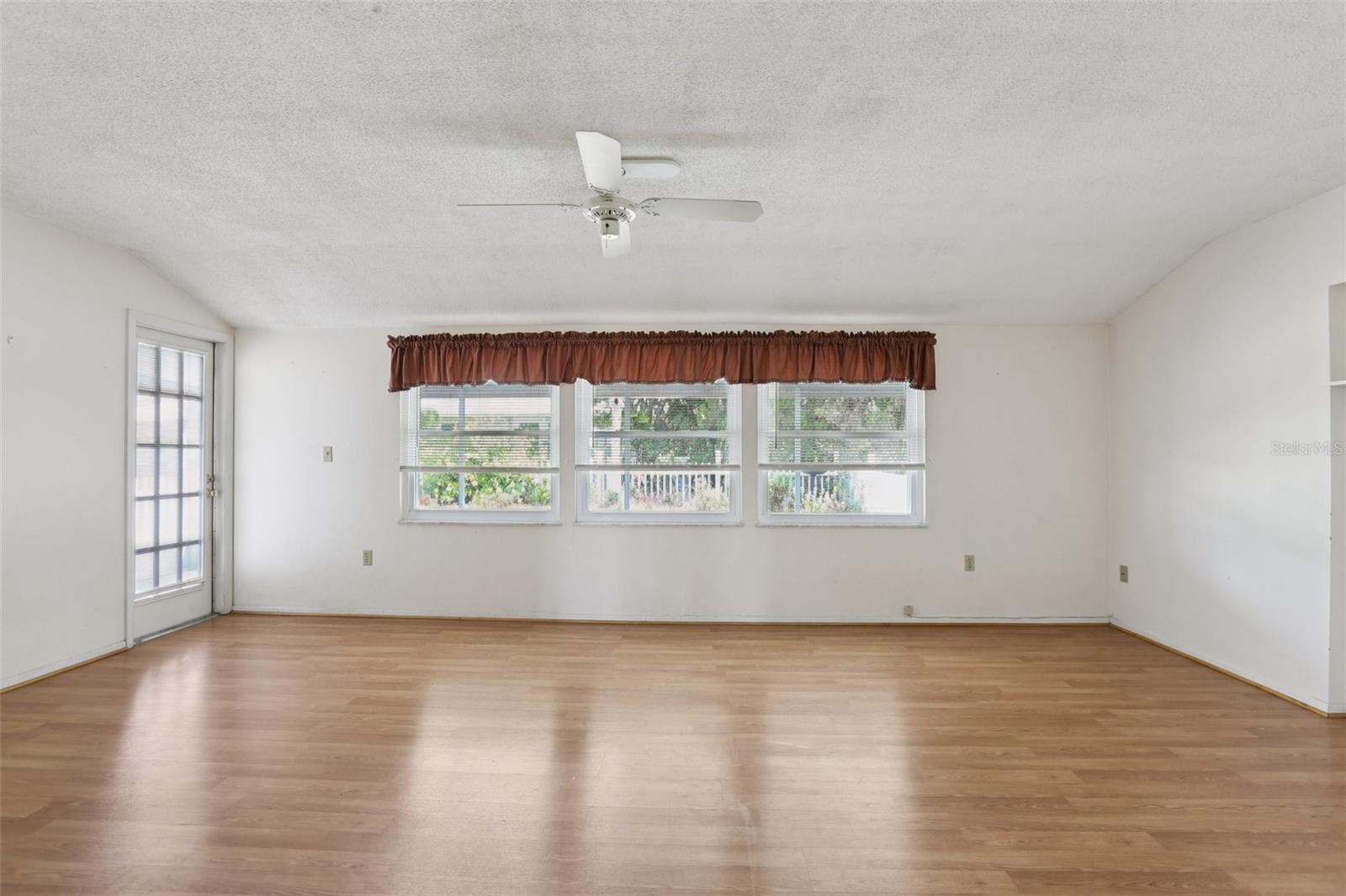 Image 9 of 54 For 1815 Allegheny Drive