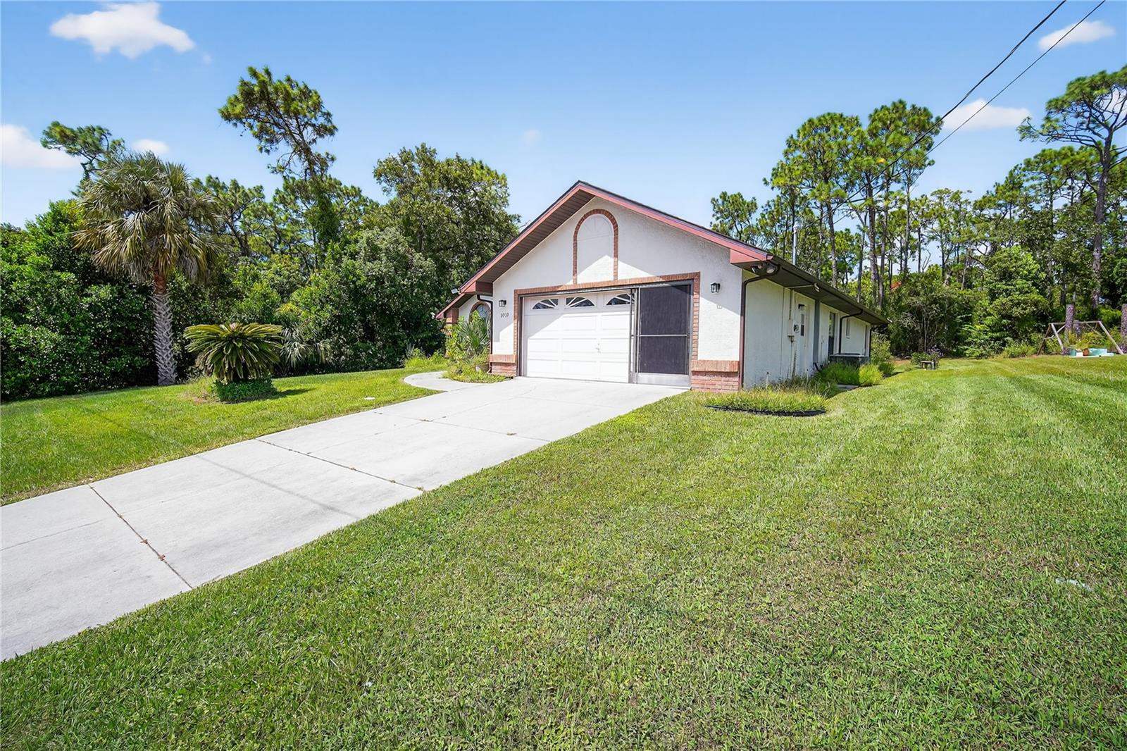 Image 5 of 30 For 8959 Hernando Way