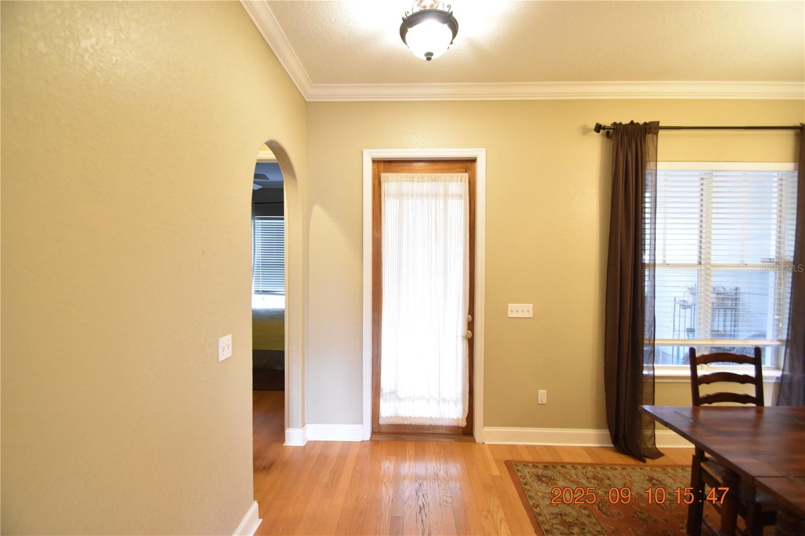 Image 5 of 55 For 2804 Munro Street