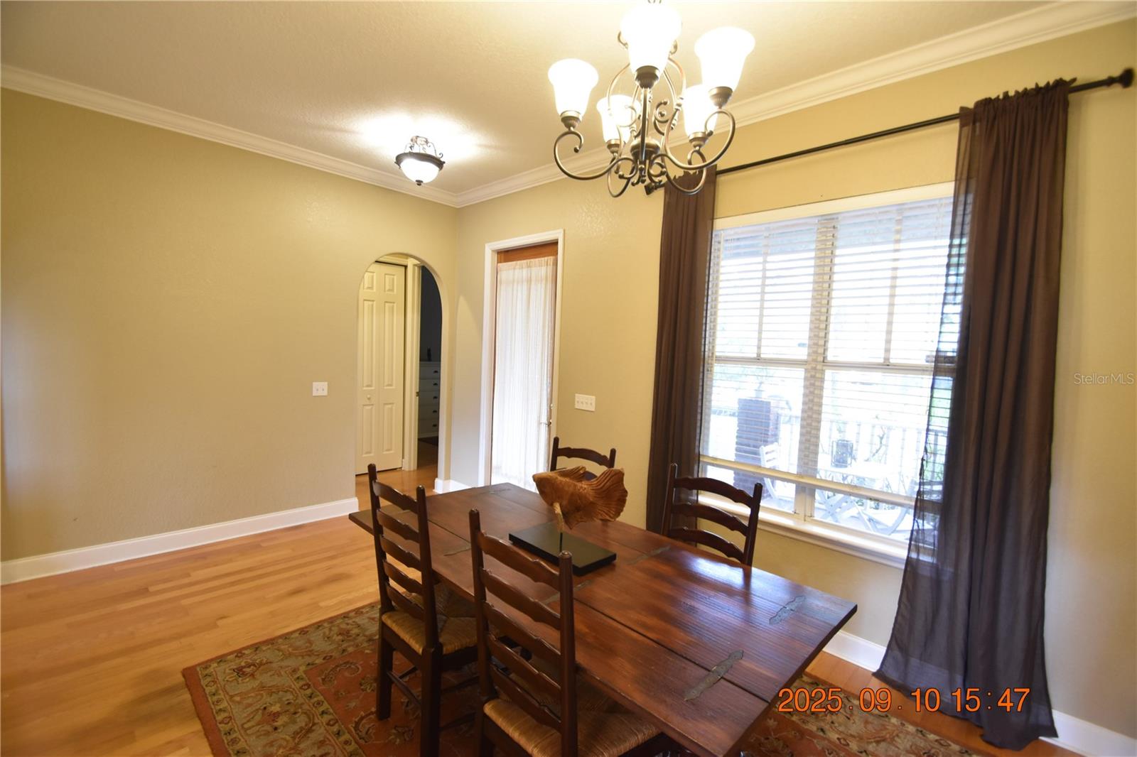 Image 7 of 55 For 2804 Munro Street