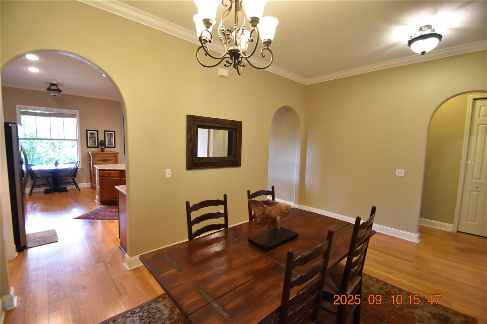 Image 8 of 55 For 2804 Munro Street
