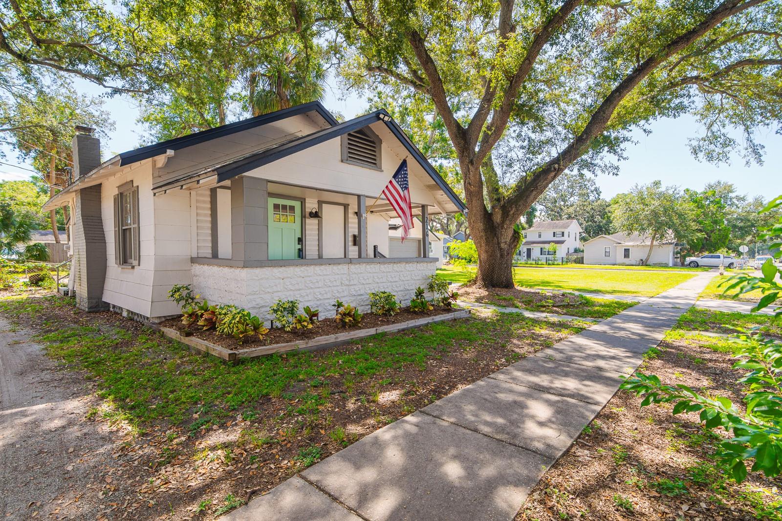 Image 2 of 45 For 216 29th Street S