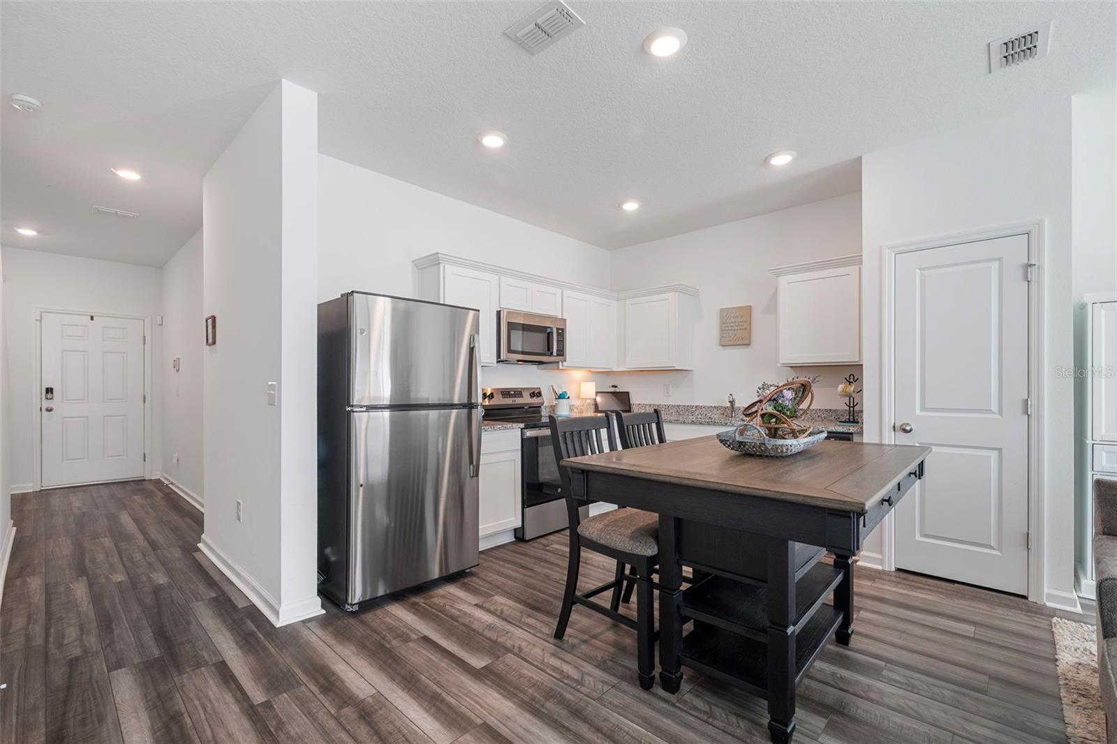 Image 10 of 39 For 6154 Calle Ochoa Street