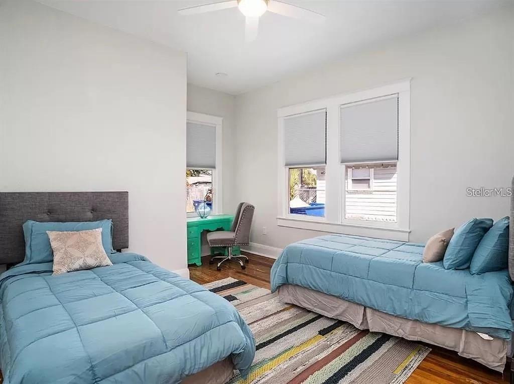 Listing photo id 16 for 2131 Cypress Street