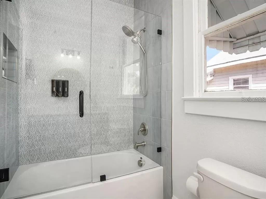 Listing photo id 22 for 2131 Cypress Street