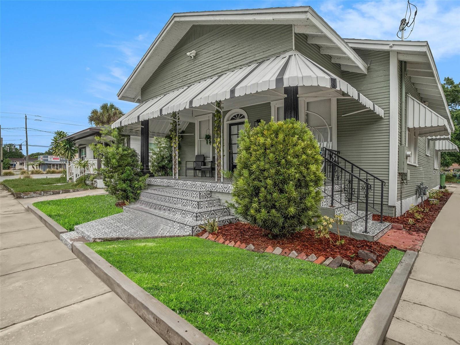 Listing photo id 26 for 2131 Cypress Street