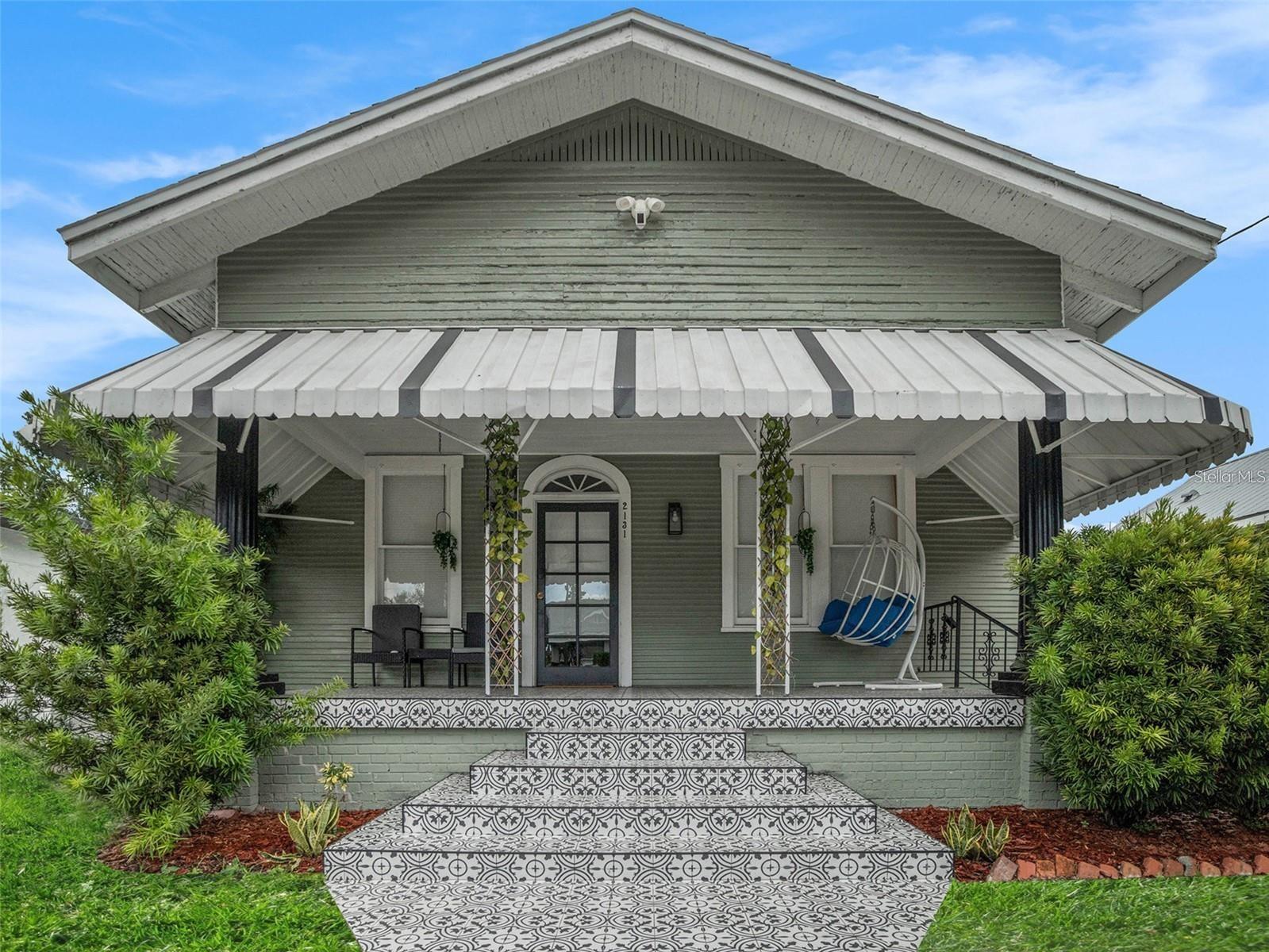 Listing photo id 27 for 2131 Cypress Street