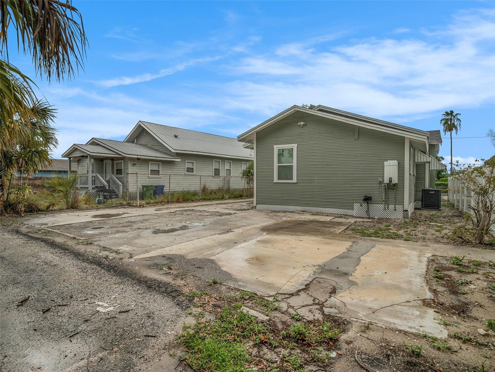 Listing photo id 28 for 2131 Cypress Street
