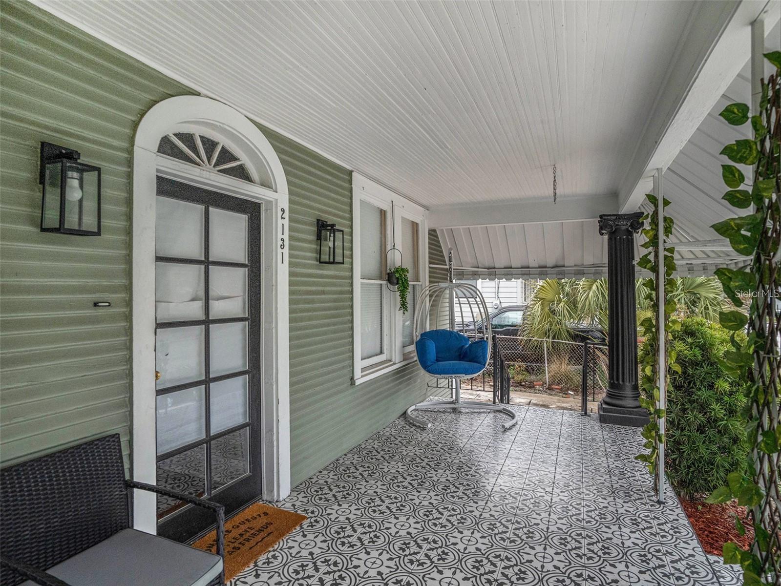 Listing photo id 4 for 2131 Cypress Street