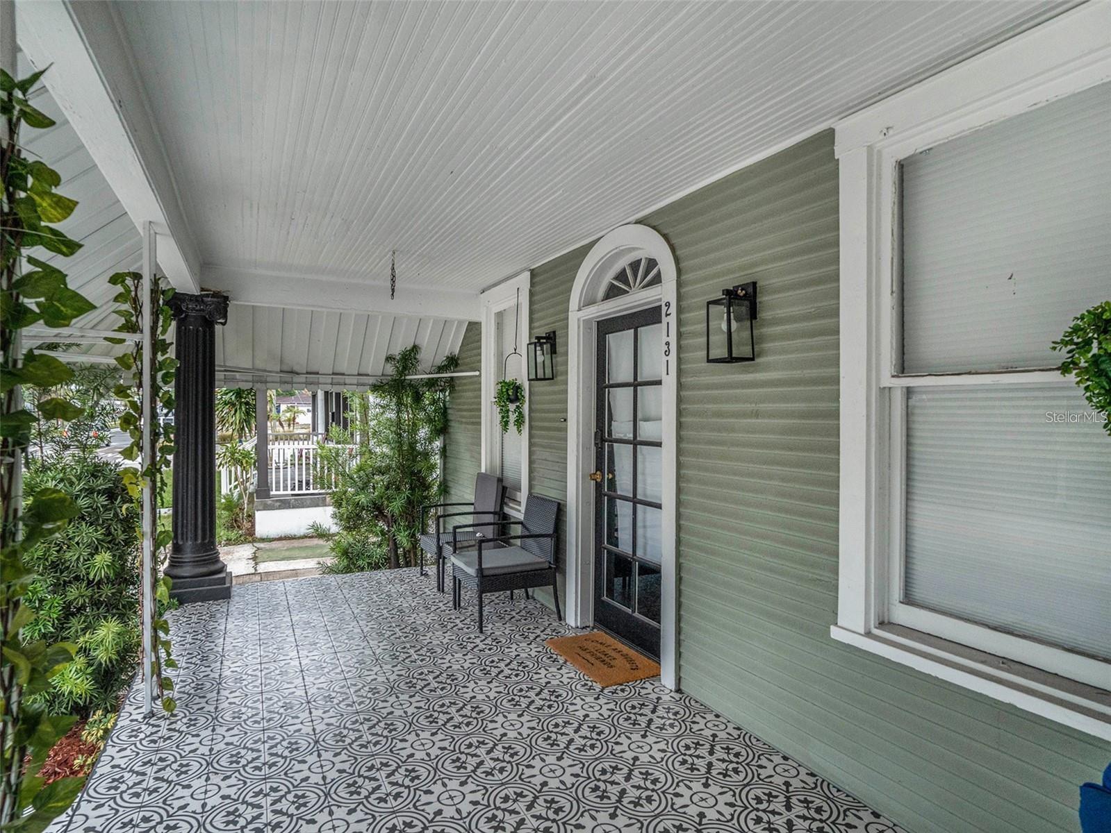 Listing photo id 5 for 2131 Cypress Street