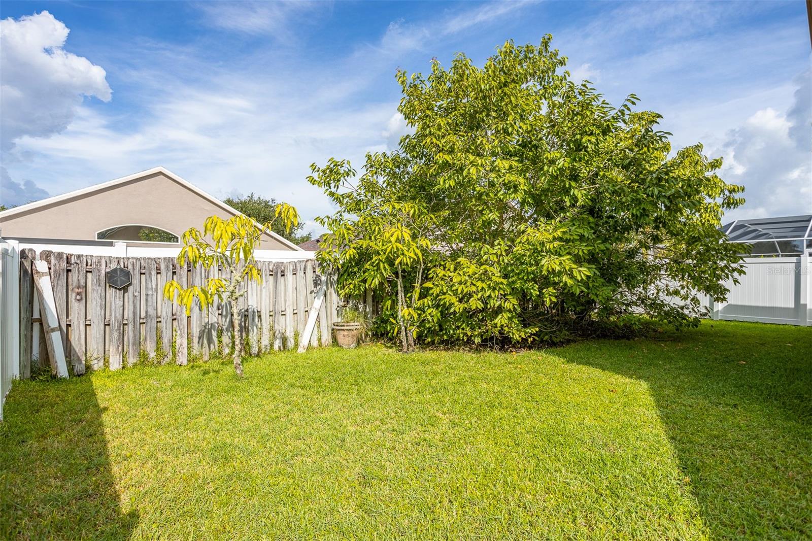 Listing photo id 23 for 12227 Coldstream Lane
