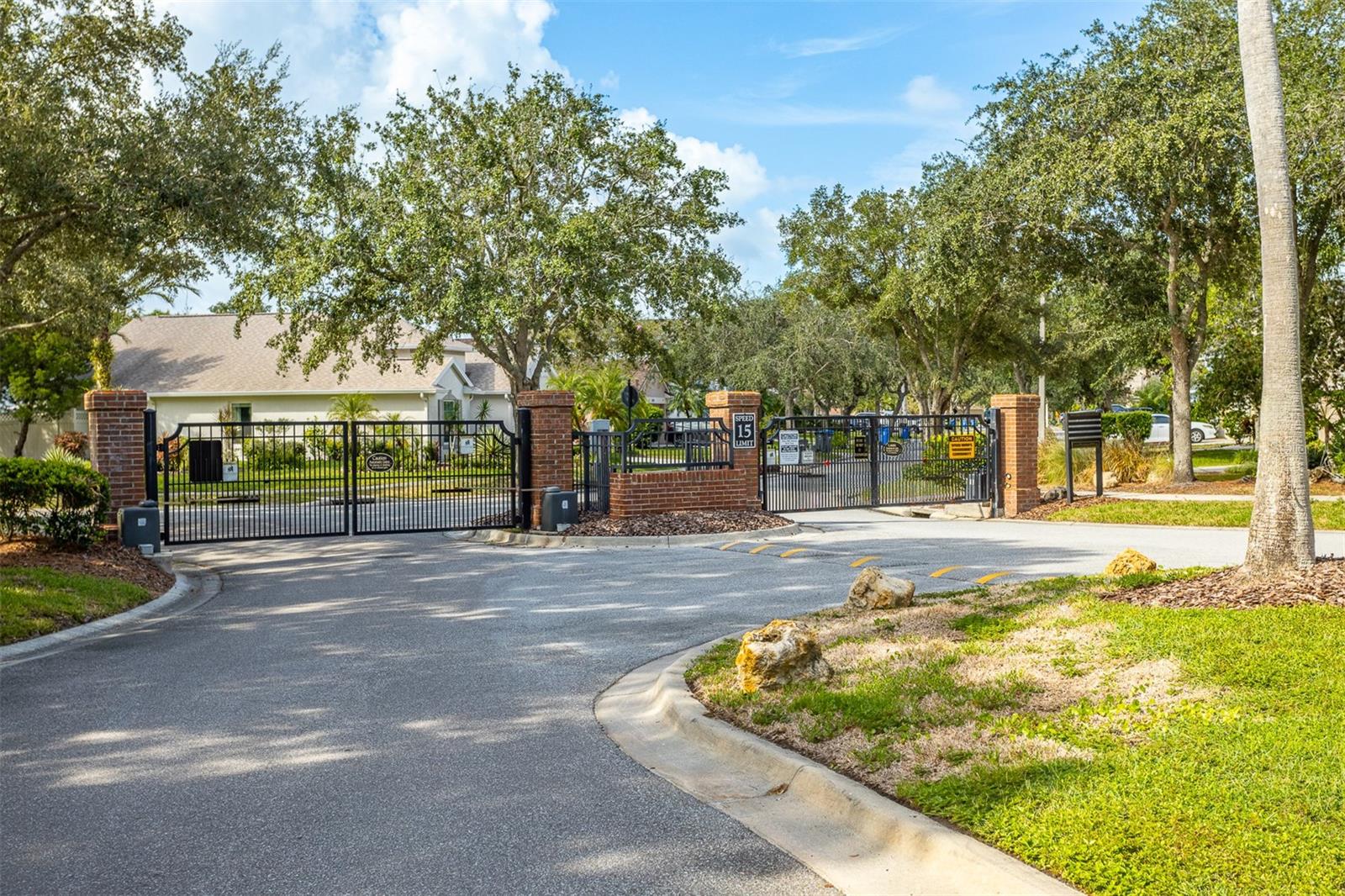 Listing photo id 39 for 12227 Coldstream Lane