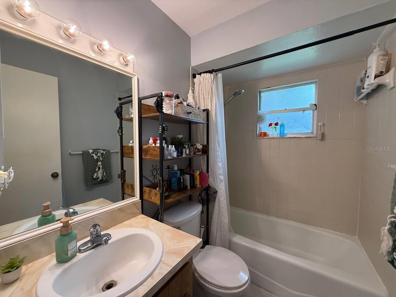 Image 11 of 19 For 10812 Hannaway Drive B