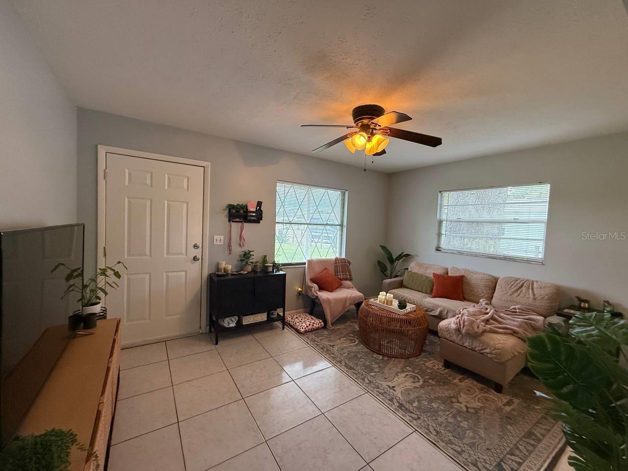 Image 5 of 19 For 10812 Hannaway Drive B