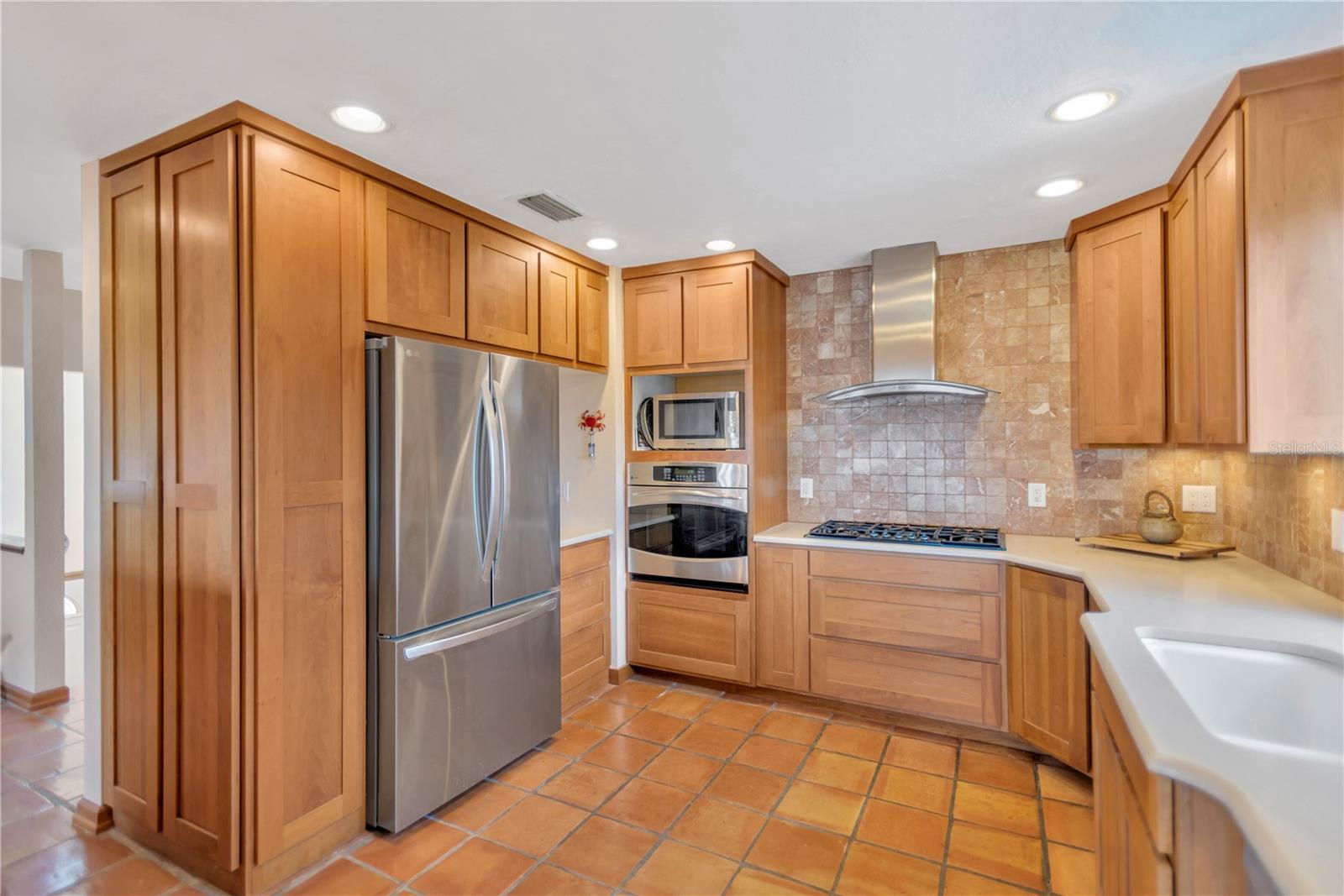 Image 12 of 41 For 3601 Coquina Key Drive Se
