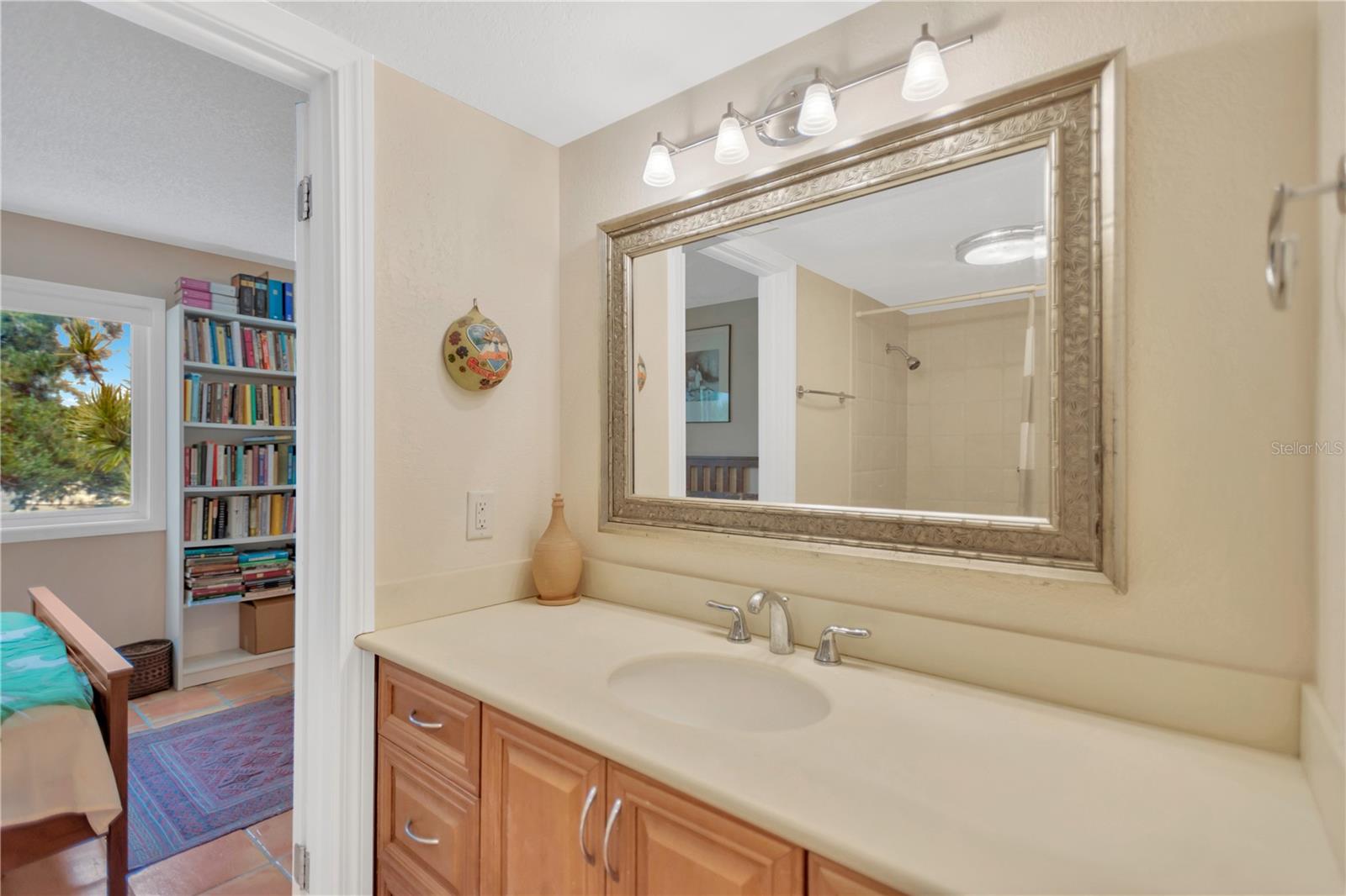 Image 17 of 41 For 3601 Coquina Key Drive Se