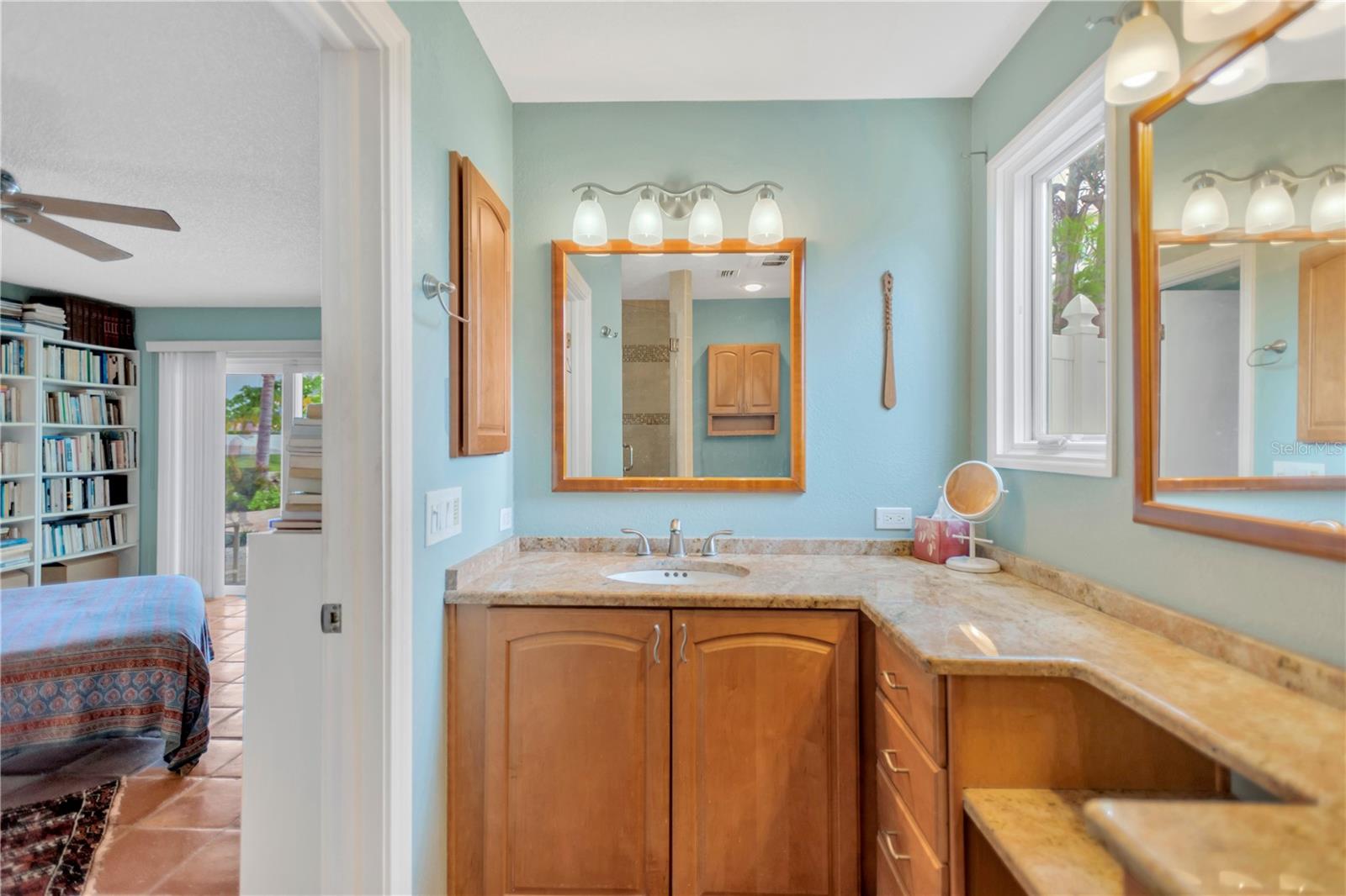 Image 23 of 41 For 3601 Coquina Key Drive Se