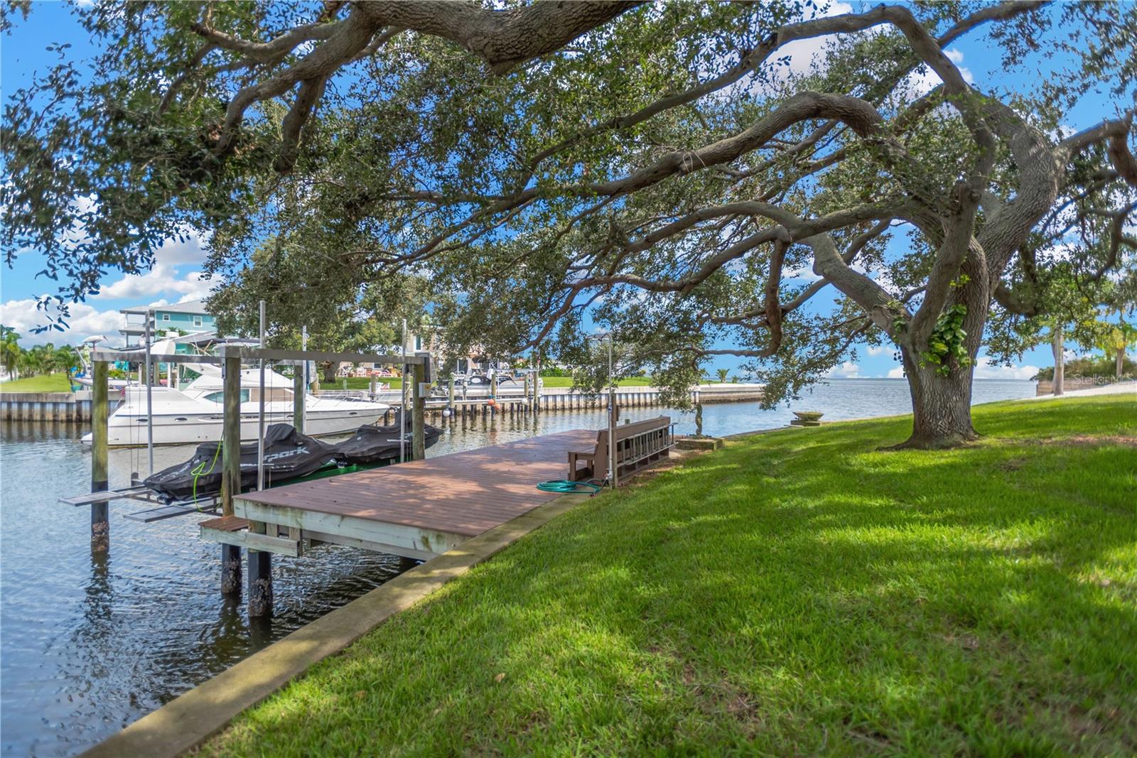 Image 25 of 41 For 3601 Coquina Key Drive Se