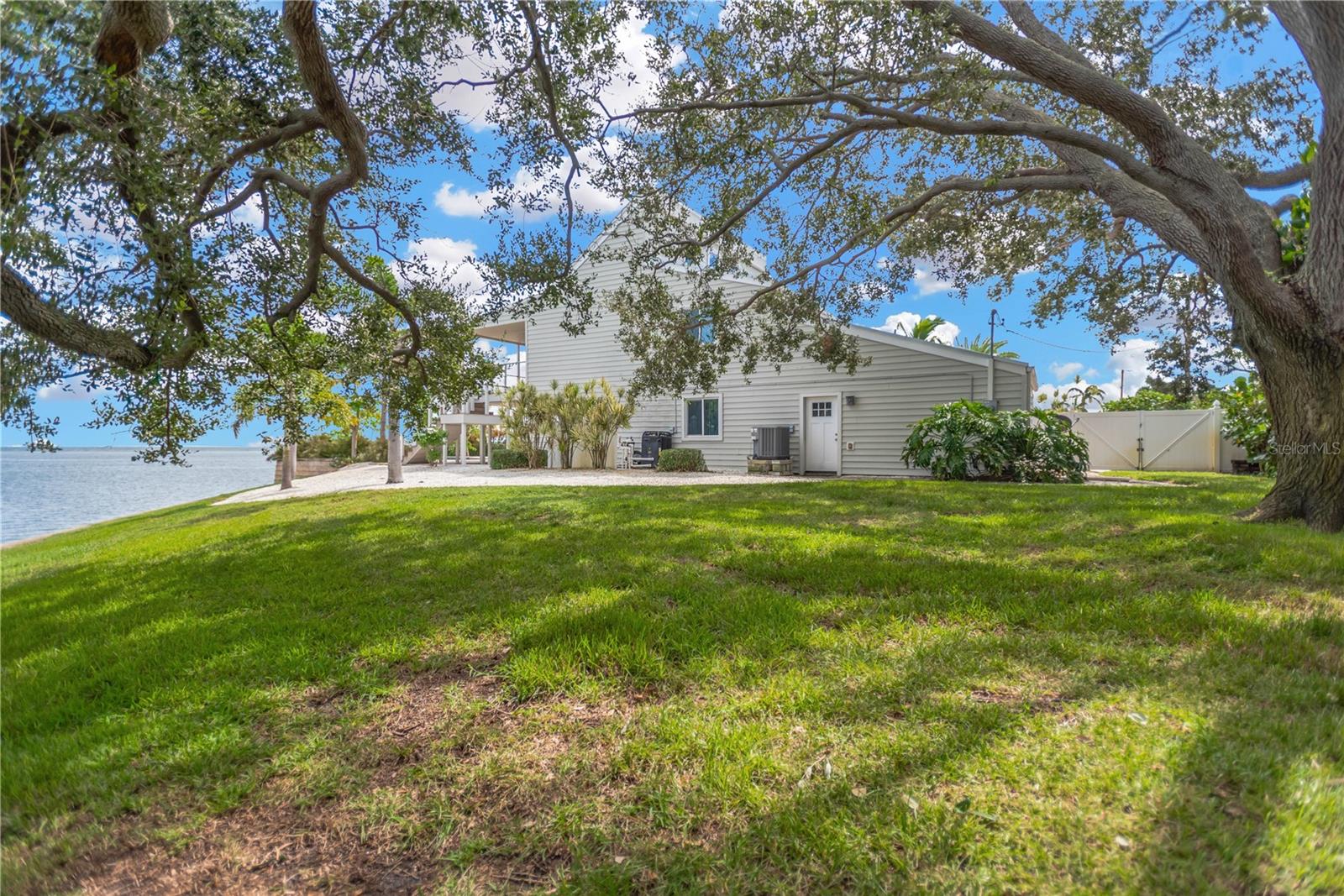 Image 27 of 41 For 3601 Coquina Key Drive Se